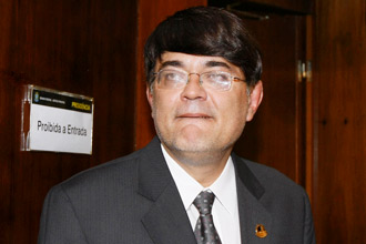 Diretor-geral do Senado, Alexandre Gazineo, foi exonerado; ele é o segundo do cargo a cair em meio ao escândalo dos atos secretos