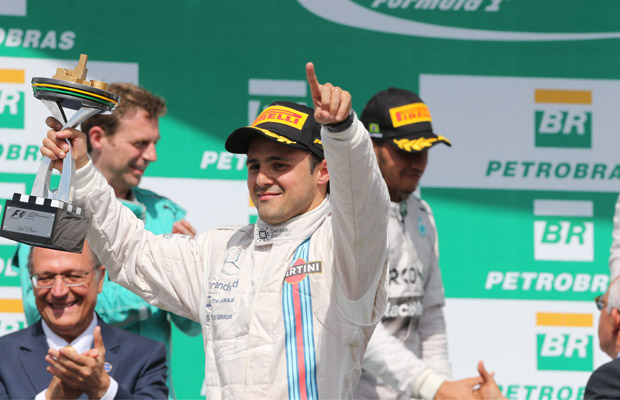 Felipe Massa comemora terceiro lugar no GP Brasil