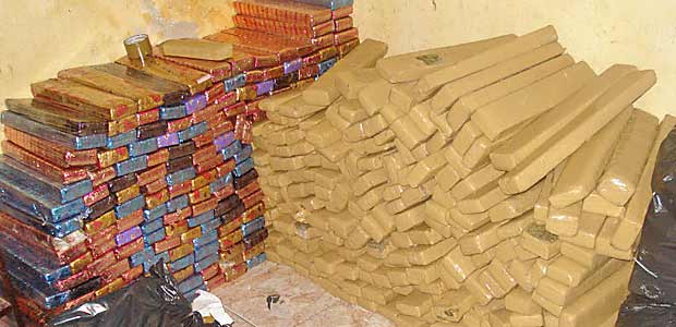 A Polcia Militar encontrou 515 tabletes de maconha em uma casa no bairro Cidade Ademar, zona sul da Capital