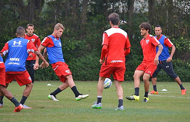 Jogadores do So Paulo durante treino no CT da Barra Funda, em So Paulo