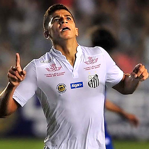 Vitor Bueno comemora gol do Santos no empate com o Figueira