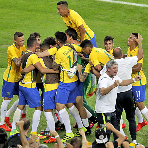 Brasil vence Alemanha e leva ouro no futebol masculino