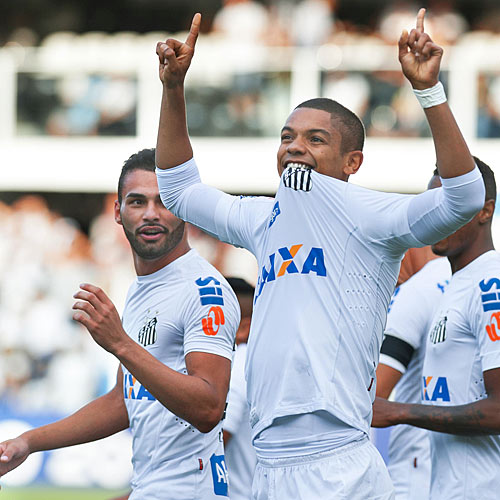 David Braz comemora gol do Santos contra o Coritiba