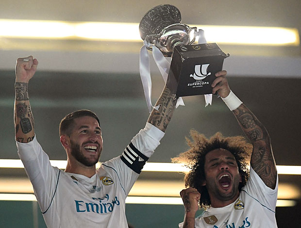 S&eacute;rgio Ramos e Marcelo comemoram a d&eacute;cima Supercopa da Espanha do Real