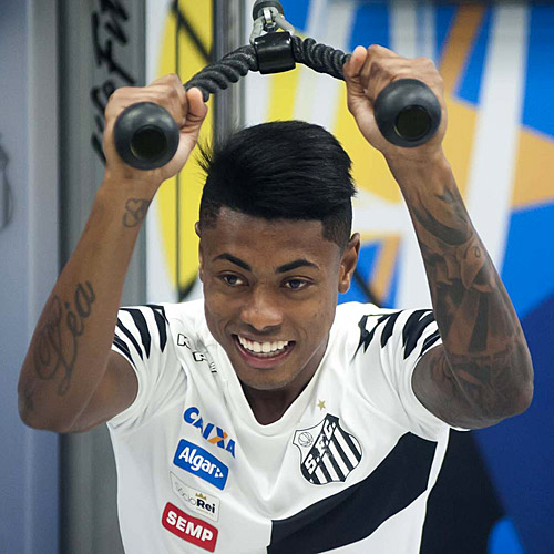 Bruno Henrique em treino do Santos no CT Rei Pel&eacute;