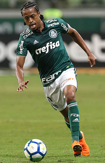 O jogador Keno do Palmeiras em jogo contra a equipe do Am&eacute;rica