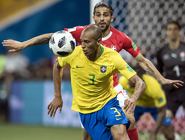 Brasil empata com Su&iacute;&ccedil;a em estreia na Copa do Mundo