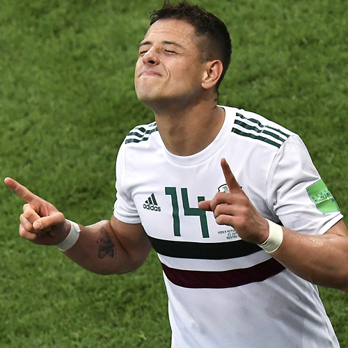 Javier Hernandez comemora vit&oacute;ria mexicana sobre a Coreia do Sul