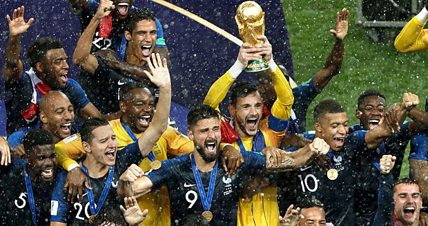 Jogadores franceses comemoram conquista da Copa da R&uacute;ssia