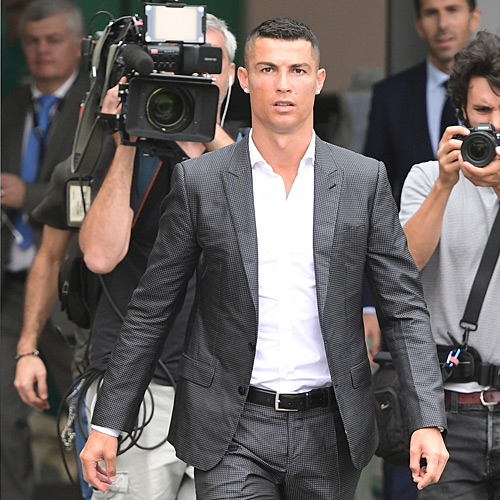 Cristiano Ronaldo chega para sua apresenta&ccedil;&atilde;o na Juventus