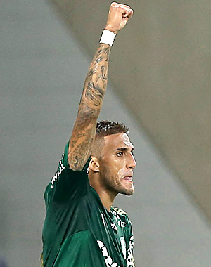Palmeiras massacra o São Paulo por 4 a 0