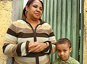 Mãe e filho falam de corte no programa do leite