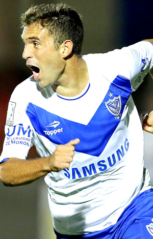 O meia Agustín Allione joga pelo Vélez Sarsfield