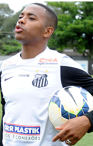 Palmeiras cogita contratar o atacante Robinho