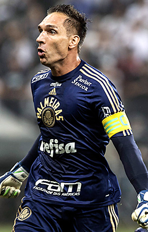 O goleiro Fernando Praes garante a vitória do Palmeiras na final do Campeonato Paulista