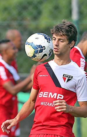 Rodrigo Caio em treino do Tricolor