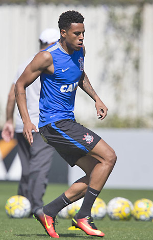 Gustavo treina pela primeira vez no Corinthians