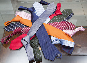 "[Confira galeria com gravatas para ir ao trabalho]":http://fotografia.folha.uol.com.br/galerias/4249-com-que-gravata-eu-vou