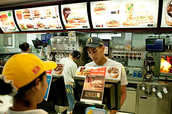 Arcos Dourados, maior franquia do McDonald's do mundo, teve queda de 37,8% no Ebitda no 2º trimestre de 2014