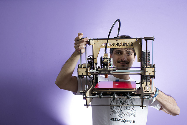 Rodrigo Rodrigues da Silva  um dos scios da Metamquina, uma empresa que faz impressoras 3D
