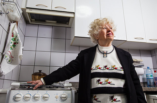 A pensionista Ilda Vieira, 77, costuma usar servios de assistncia tcnica do seguro residencial