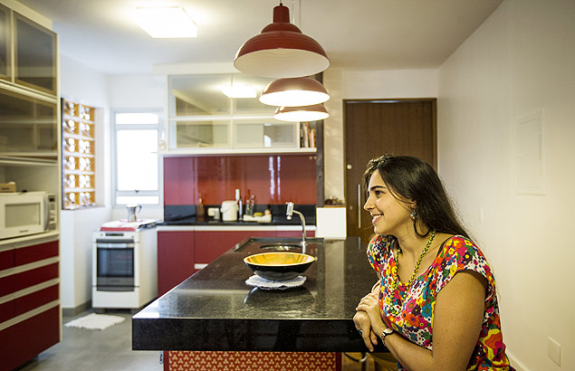 Ana Moraes Coelho comprou um apartamento no meio do ano em um predio da década de 1970 e trocou as partes elétrica e hidráulica
