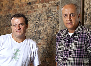 Marcelo Vasconcellos ( dir.) e Alberto Vicente, curadores da mostra "Modernos/Contemporneos"