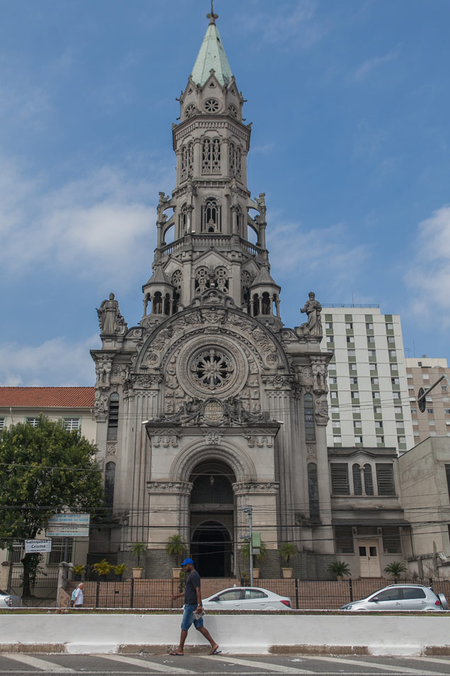Igreja Nossa Senhora da Sade, na rua Domingo de Moraes, Vila Mariana