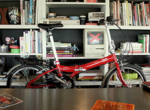 Site exibe fotos de locais de trabalho com bicicletas
