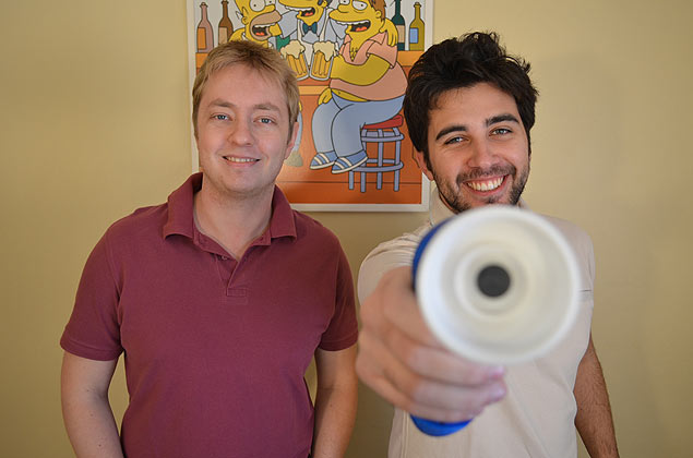 Rafael Schiavoni ( dir.) e Gustavo Moraes, criadores do Super Cooler