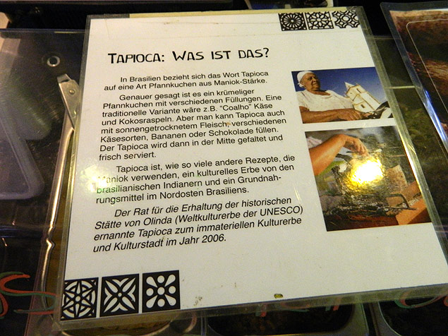 Folheto em alemo explica a origem da tapioca