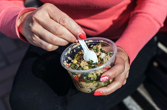 Refeio de Dida Dimitrova: salada de quinoa, edamame (uma vagem de soja) e milho 
