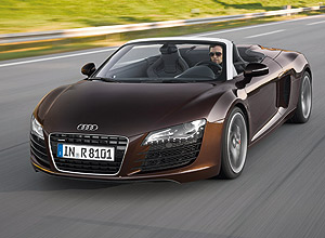 Audi R8 Spyder, conversvel de motor 5.2 V10 (560 cv), sai por R$ 775 mil