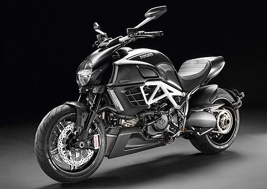 Ducati Diavel AMG, motocicleta desenvolvida em parceria com a Mercedes-Benz 