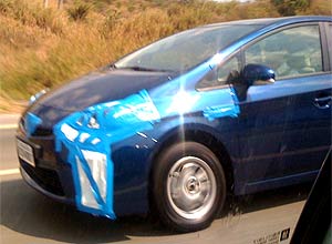 Esparadrapo tentam esconder as linhas do Prius de terceira geração