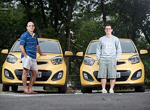 Paulo Ariosto (à esq.) e Paulo Henrique, pai e filho, compraram carros idênticos e amarelos