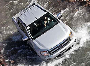 Segundo a Ford, a Ranger pode ficar submersa at 800 mm