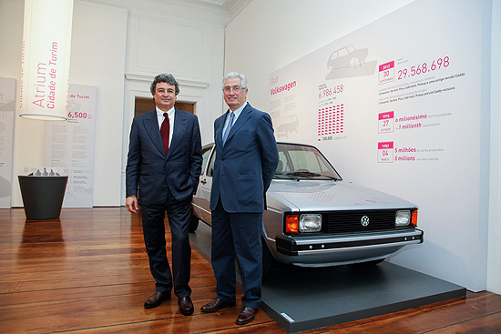 Giorgetto Giugiaro e seu filho Fabrizio Giugiaro na abertura da exposição 45 Anos de Design Italiano - divulgação