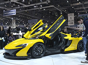 O McLaren P1 tem motorização híbrida e 900 cv