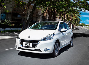 Peugeot oferece o compacto 208 com seguro a preo promocional em concessionrias