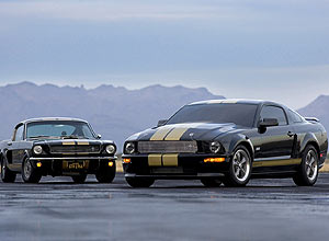 Mustangs GT350H 1966 e 2006, verso feita especialmente para a Hertz