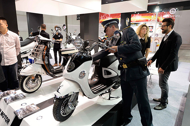 Policiais italianos apreenderam 11 modelos chineses que estavam expostos no salo de motos de Milo