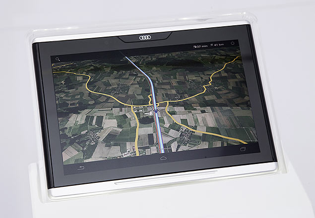Tablet 'onbord' da Audi tem tela de aproximadamente 10 polegadas e estrutura reforada contra impactos