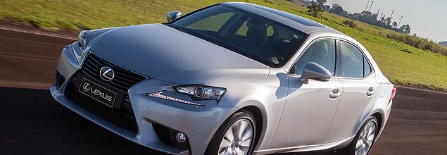 Divulgação Lexus IS 250 é testado pelo Folha-Mauá