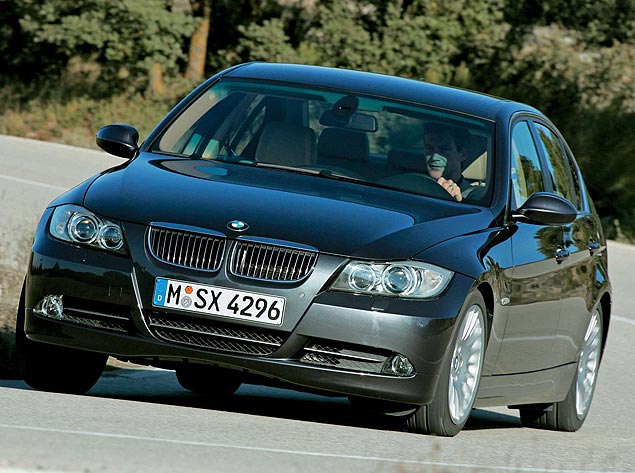 A BMW 330i  um dos modelos envolvidos no recall por falha no airbag