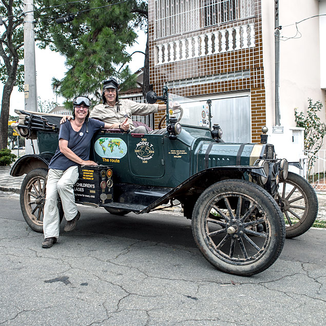 Dirk e Trudy Regter em seu Ford T ano 1915
