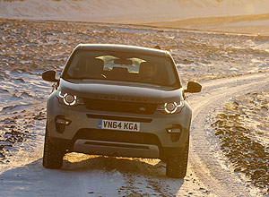 Divulgação Land Rover Discovery Sport chega em abril partindo de R$ 179,9 mil