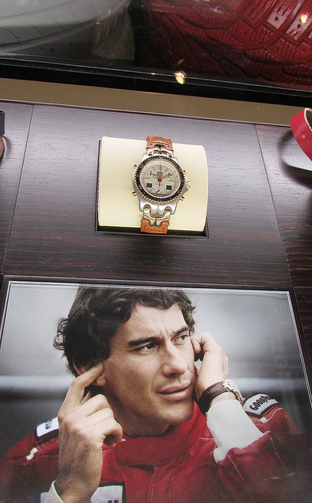 Folha de S.Paulo Classificados Ve culos Ayrton Senna