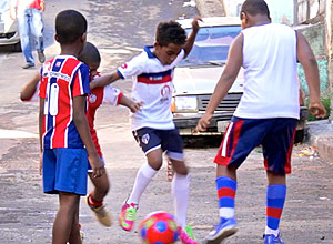 Futebol de rua promovido pela Desabafo Social