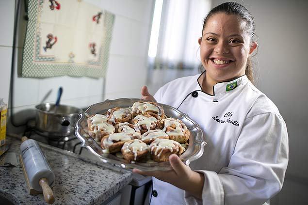 A chef Laura Basilio, com Sindrome de Down, que conseguiu superar seus limites e se formar em gastronomia